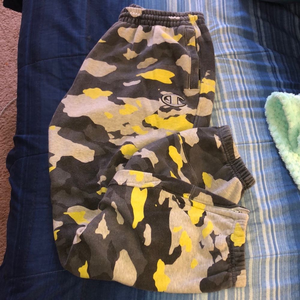 Great condition, dope yellow camo Champion joggers